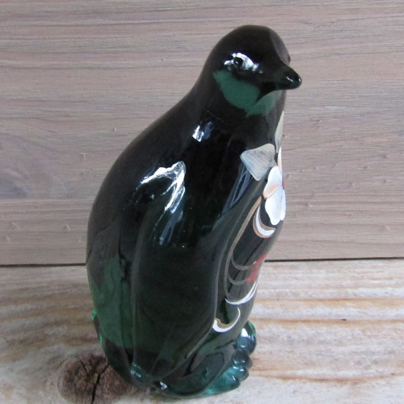 Fenton Glass Spruce Green Penguin Figurine Hand Painted Magnolia Holiday - Picture 7 of 8